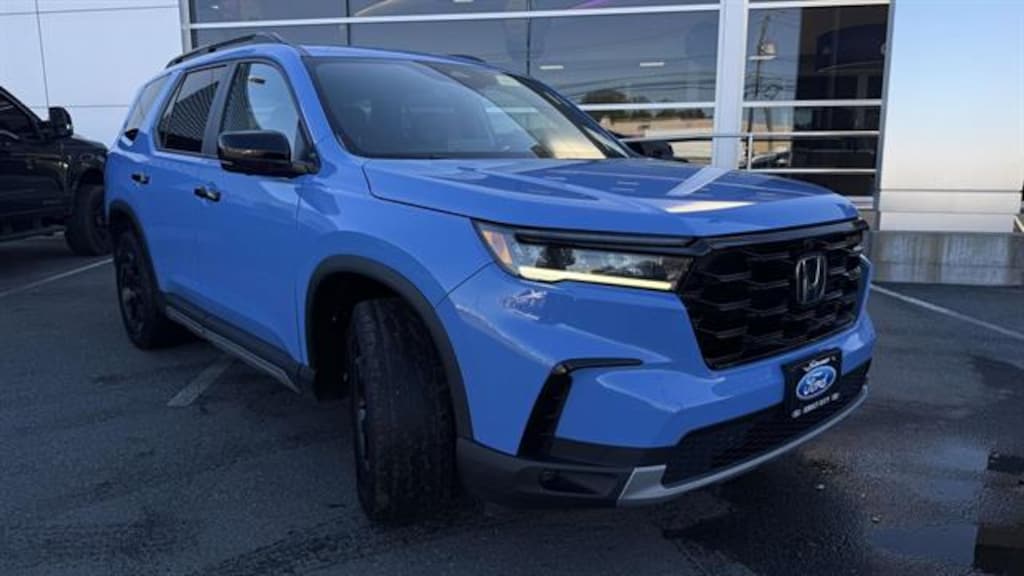 Certified 2025 Honda Pilot TrailSport