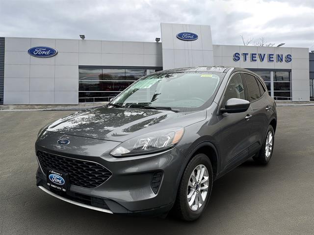 Used 2021 Ford Escape SE with VIN 1FMCU9G66MUA20425 for sale in Saint James, NY