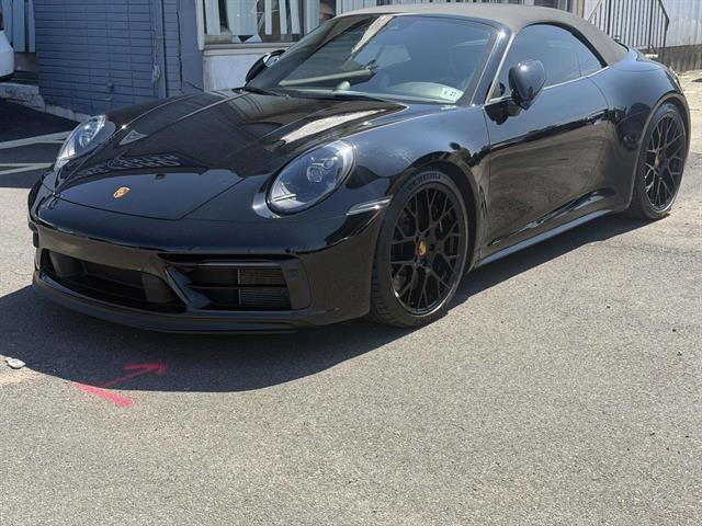 2022 Porsche 911 Carrera 4 GTS