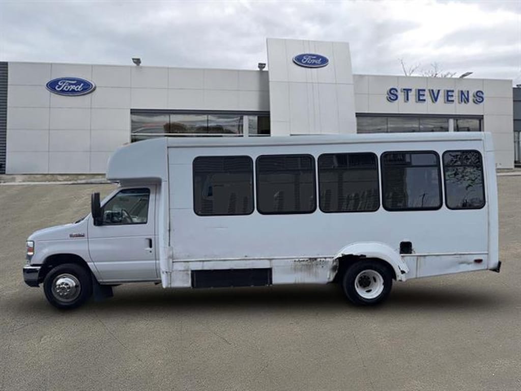 Used 2016 Ford Econoline Commercial Cutaway E-450 SD