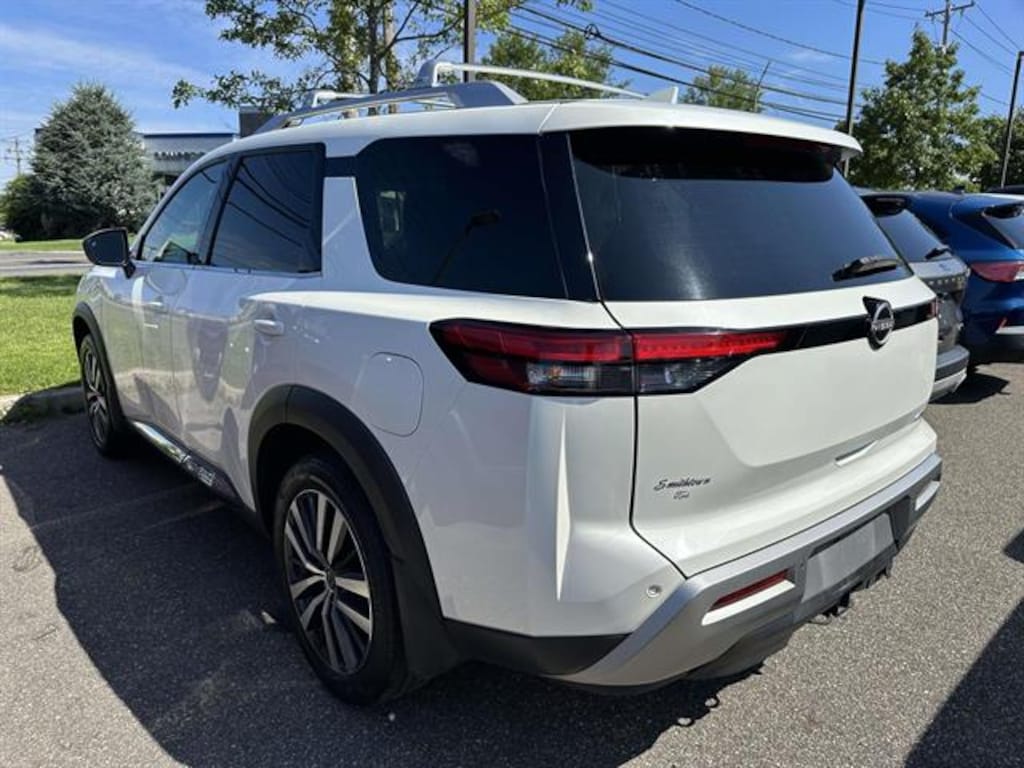 Used 2022 Nissan Pathfinder Platinum