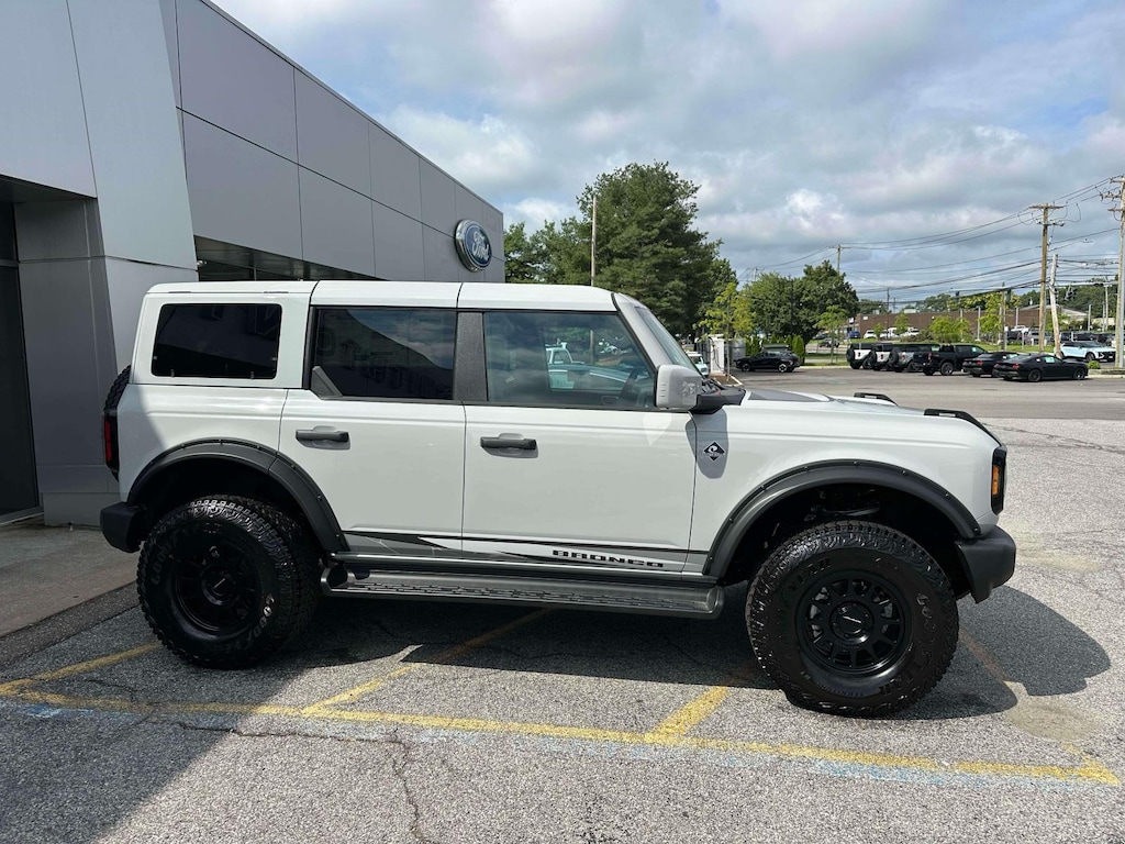 New 2026 Ford Bronco Outer Banks SUV