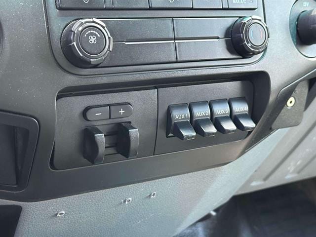 2014 Ford F-550 - Photo 28