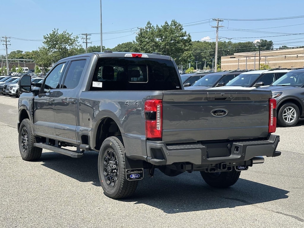 New 2026 Ford Super Duty F-350 SRW Lariat Truck Crew Cab
