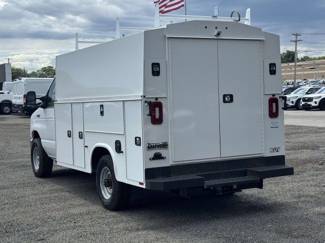 New 2026 Ford E-Series Cutaway E-350 SRW 138 WB Truck