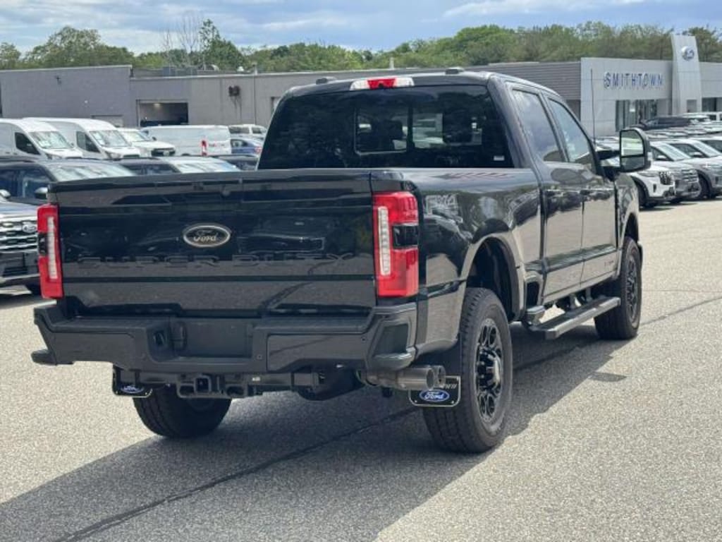 New 2026 Ford F-350 Lariat Truck Crew Cab