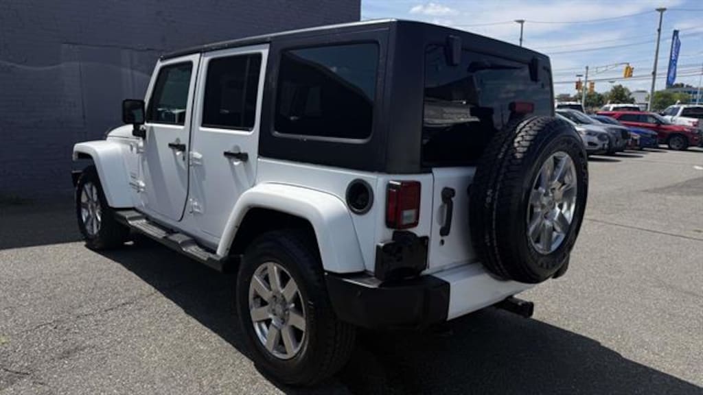 Used 2016 Jeep Wrangler Unlimited Sahara