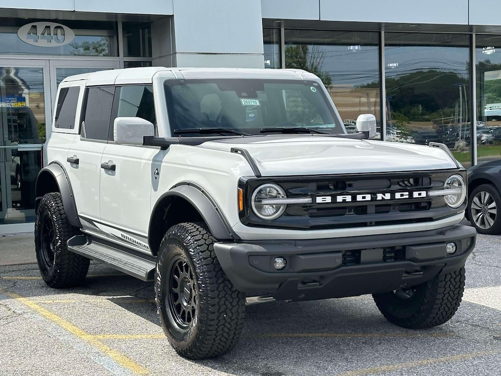 New 2026 Ford Bronco Outer Banks SUV