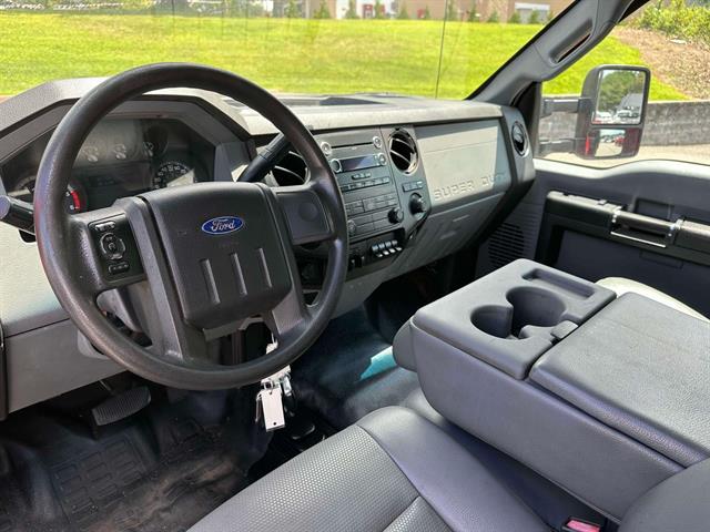 2014 Ford F-550 - Photo 20