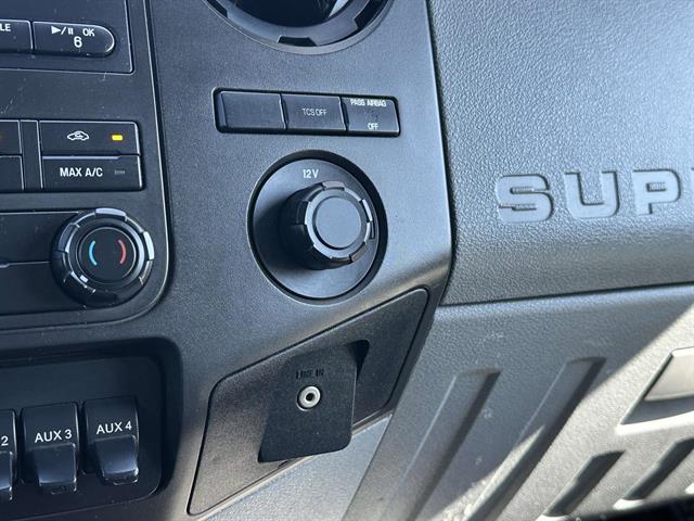 2014 Ford F-550 - Photo 18