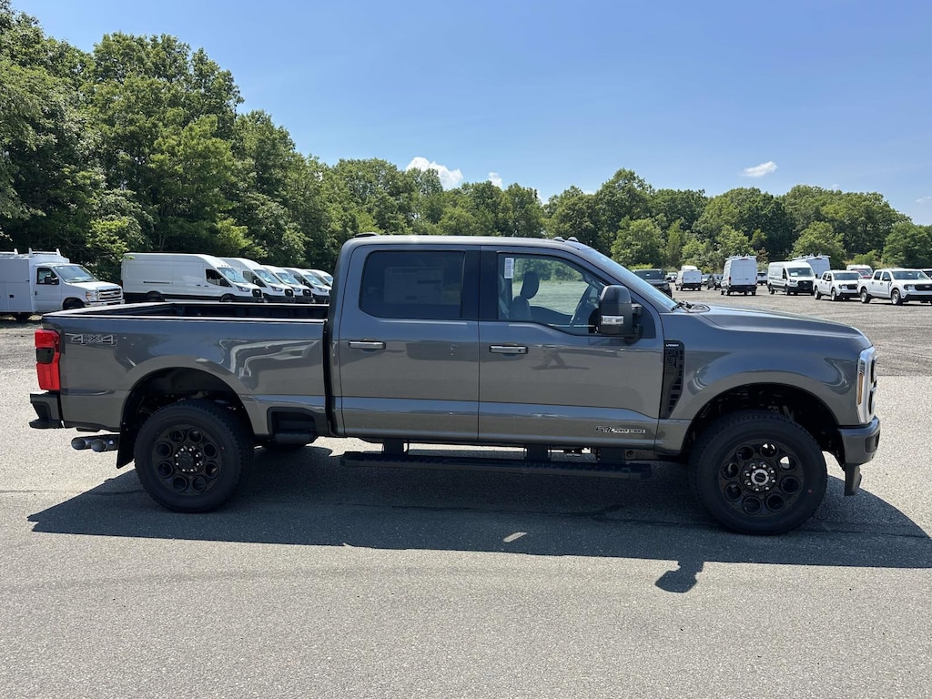 New 2026 Ford Super Duty F-350 SRW Lariat Truck Crew Cab
