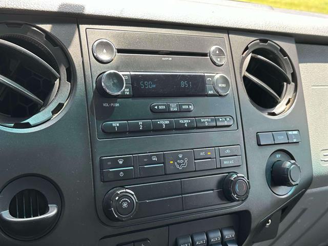 2014 Ford F-550 - Photo 27