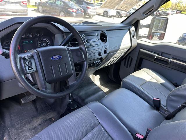 2014 Ford F-550 - Photo 10