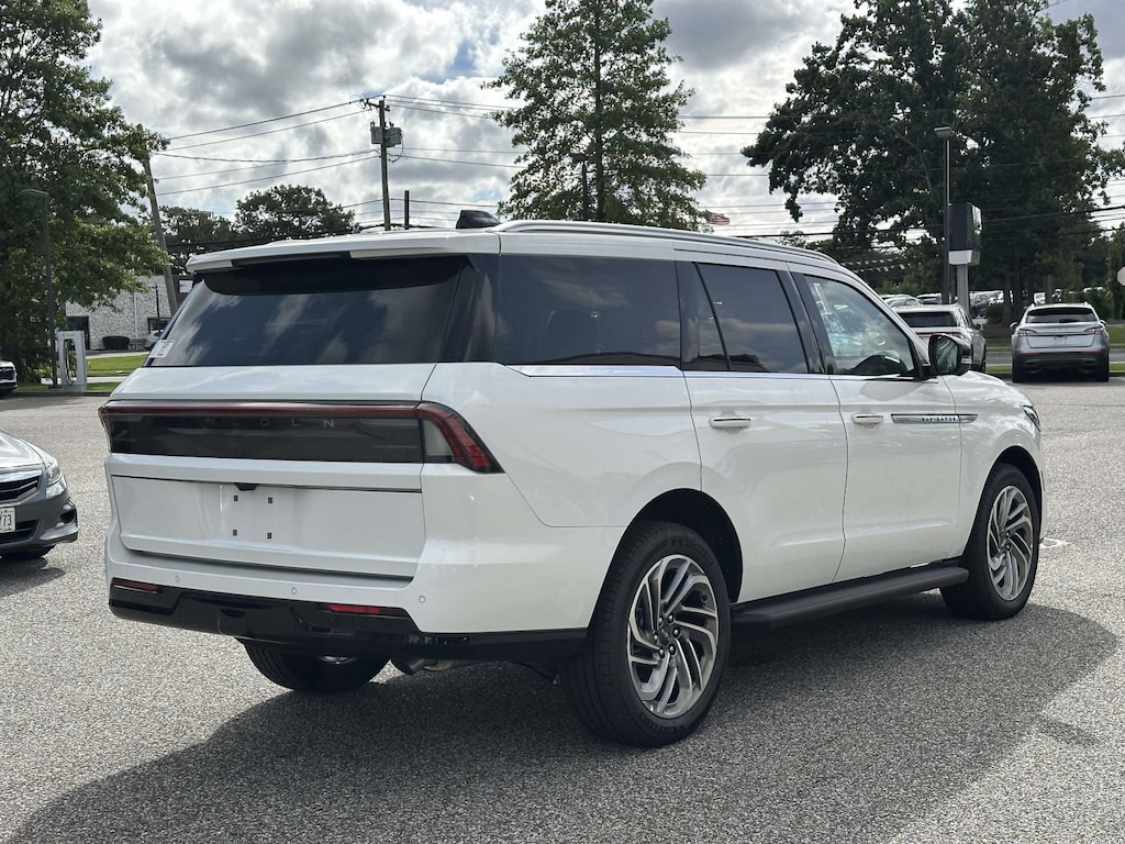 New 2027 Lincoln Navigator Premiere SUV