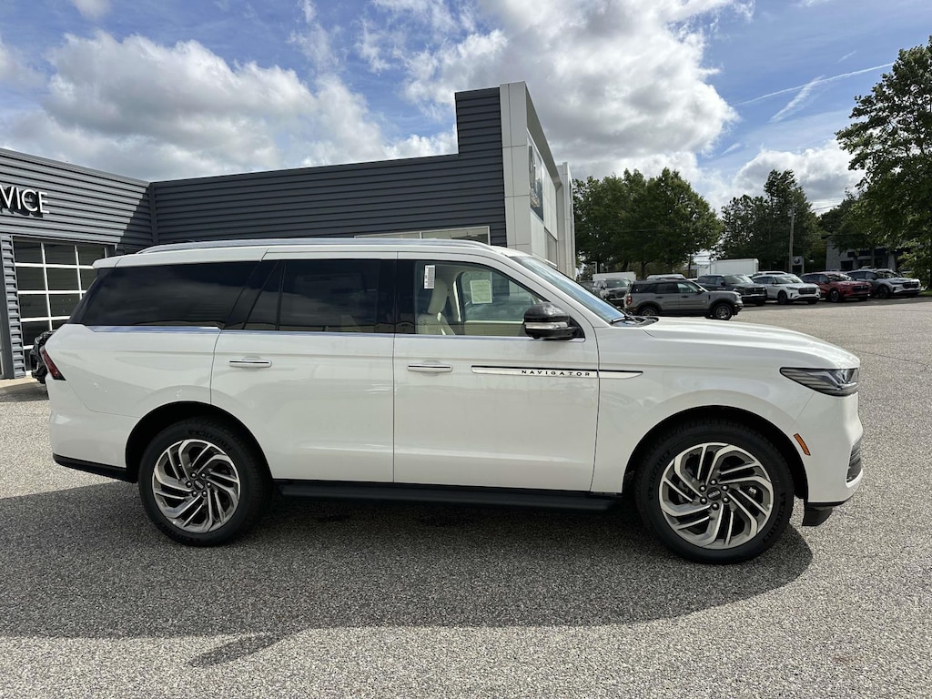 New 2027 Lincoln Navigator Premiere SUV