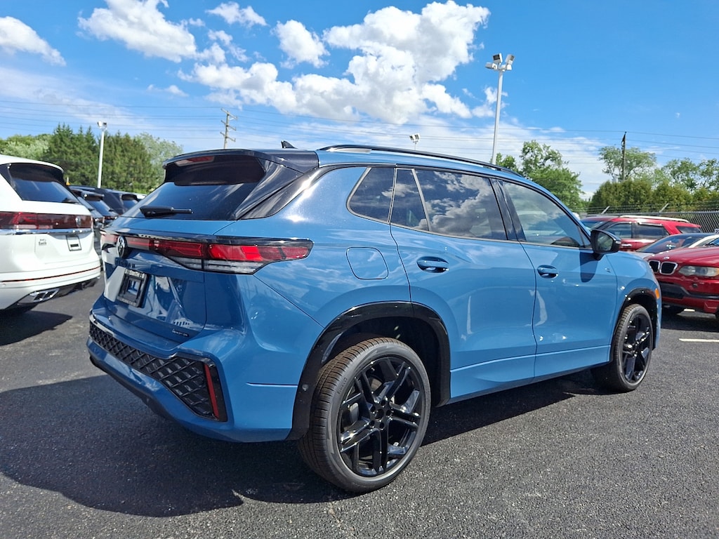 New 2026 Volkswagen Tiguan SE R-Line Black SUV