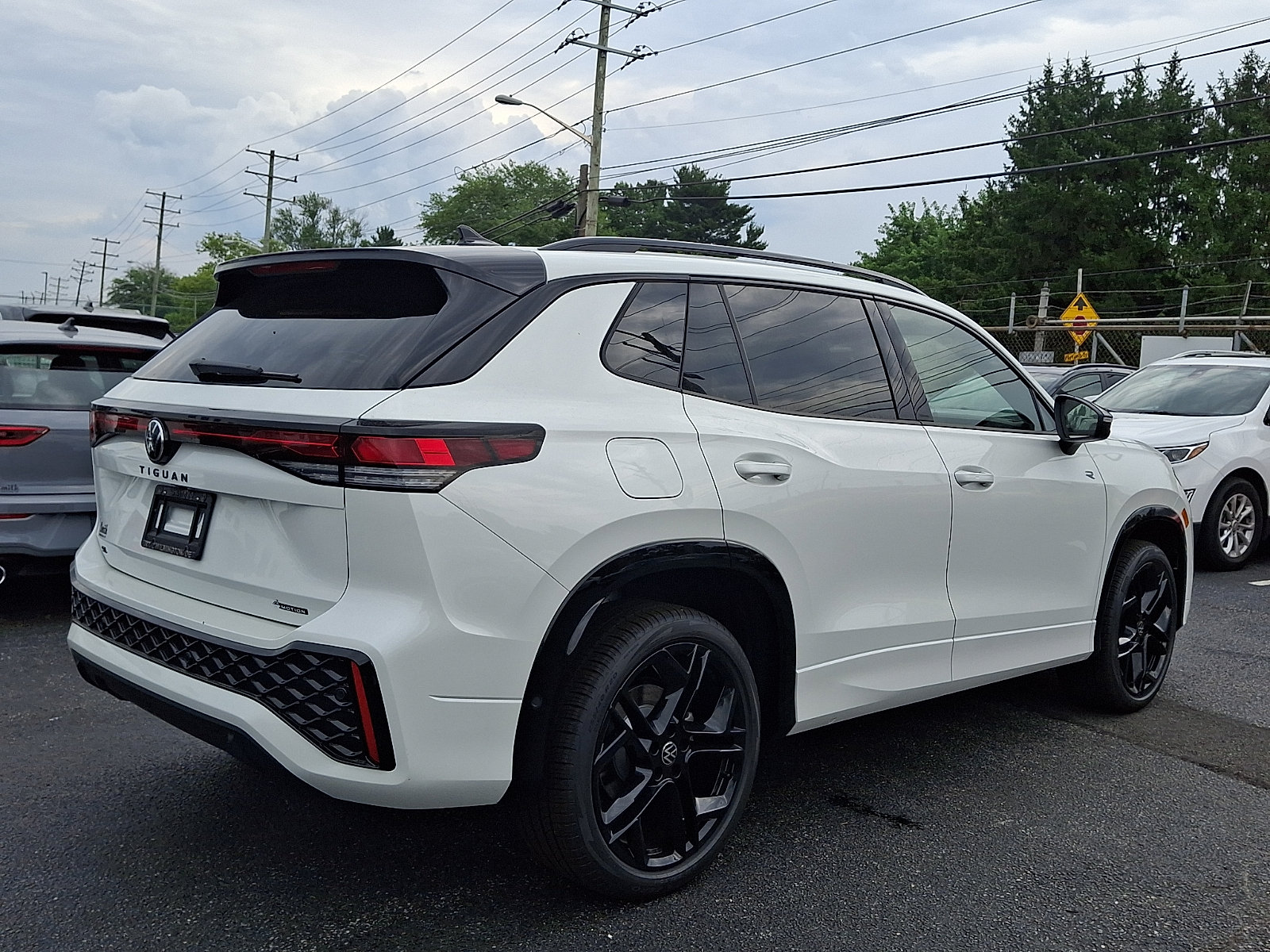 New 2026 Volkswagen Tiguan SE R-Line Black SUV