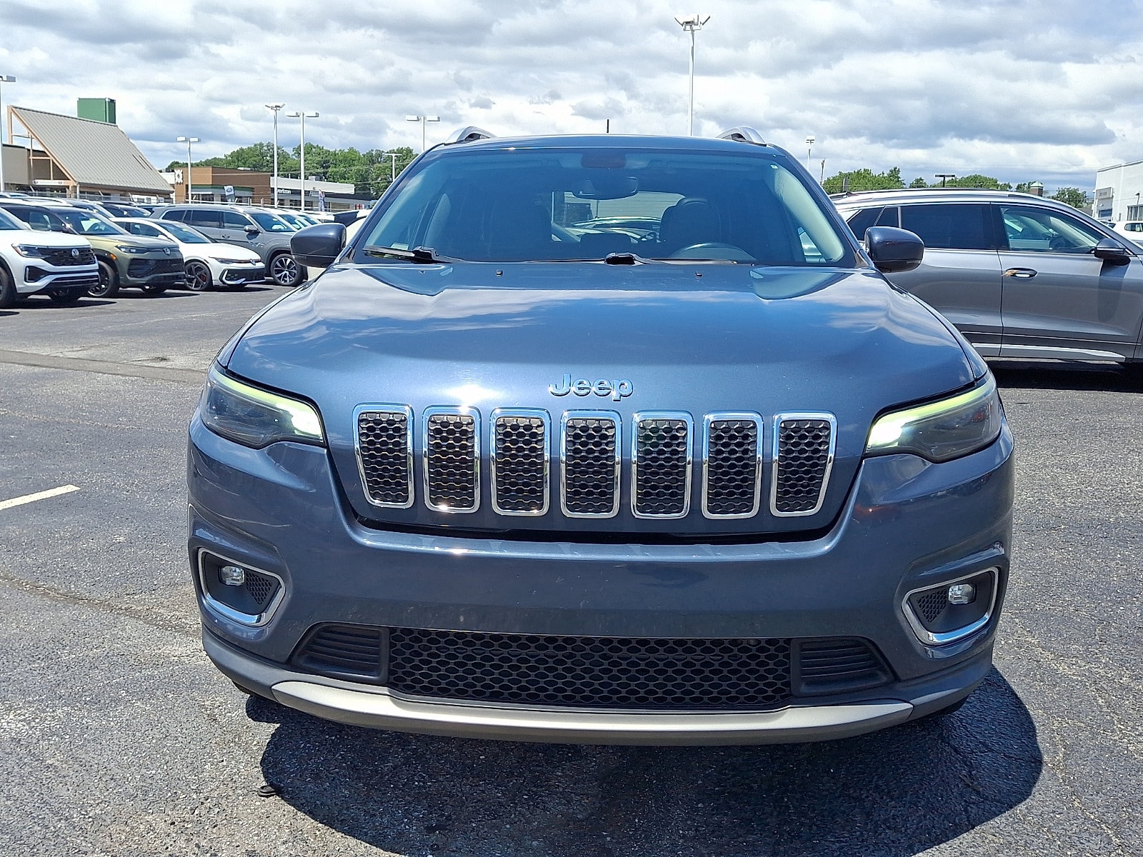 Used 2019 Jeep Cherokee Limited with VIN 1C4PJMDX0KD397988 for sale in Wilmington, DE