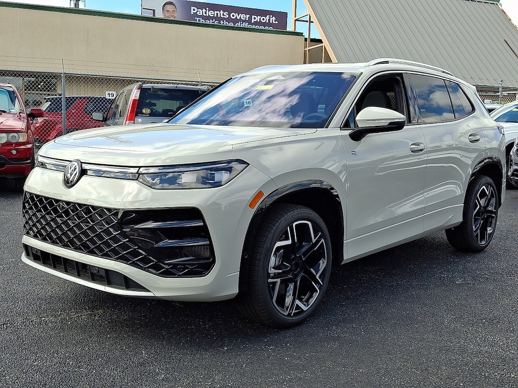 New 2026 Volkswagen Tiguan SEL R-Line Turbo SUV