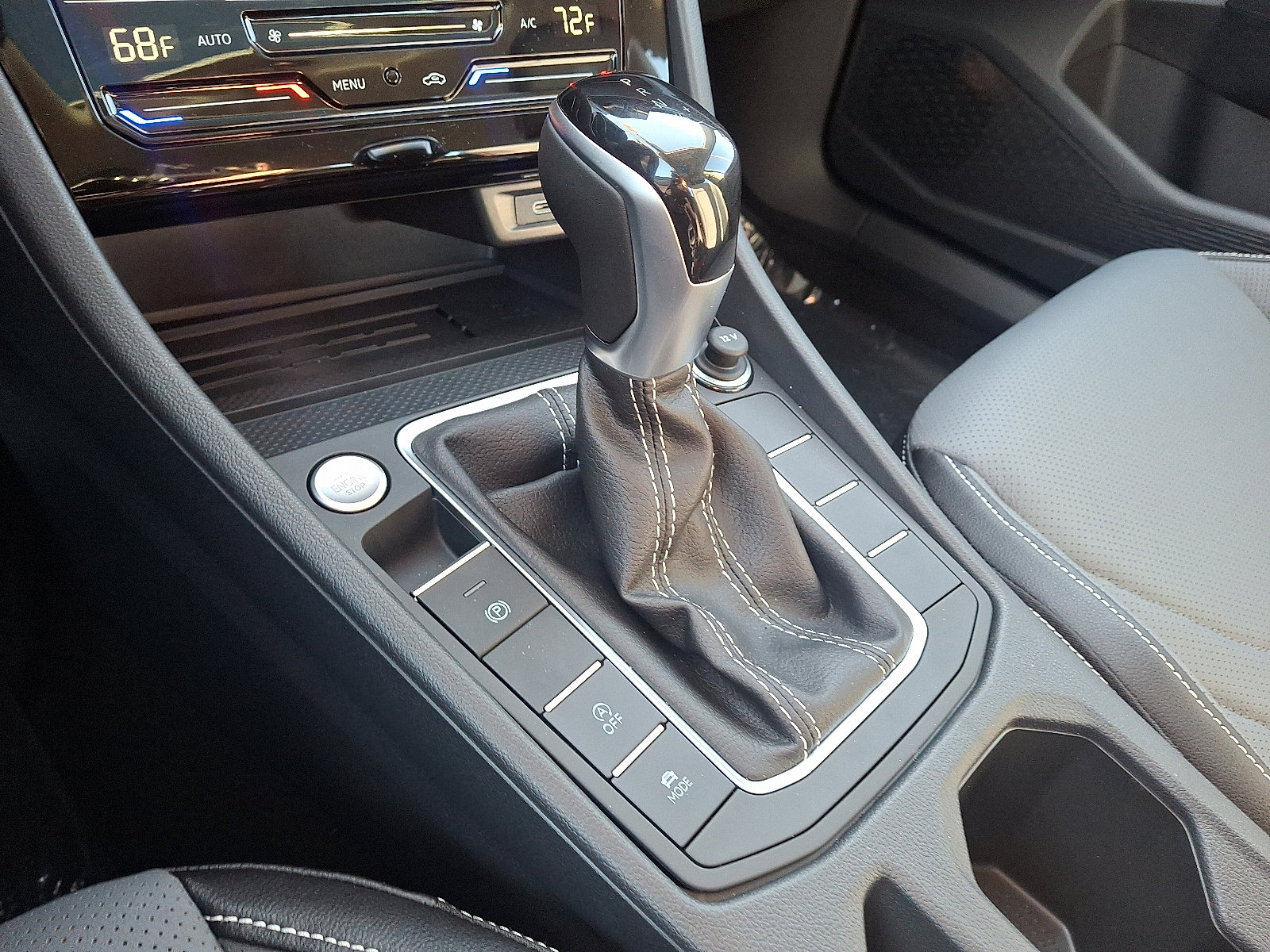 2026 Volkswagen Jetta SEL - Photo 11