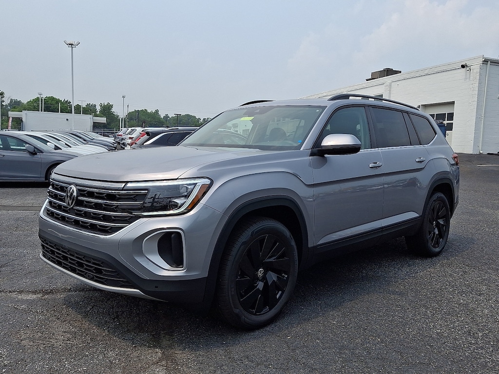 New 2026 Volkswagen Atlas SE w/Technology SUV