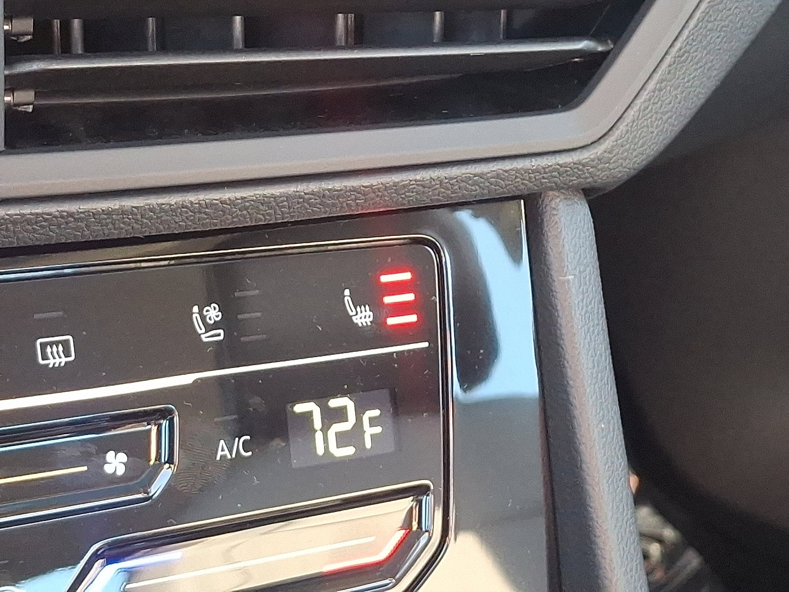 2026 Volkswagen Jetta SEL - Photo 17