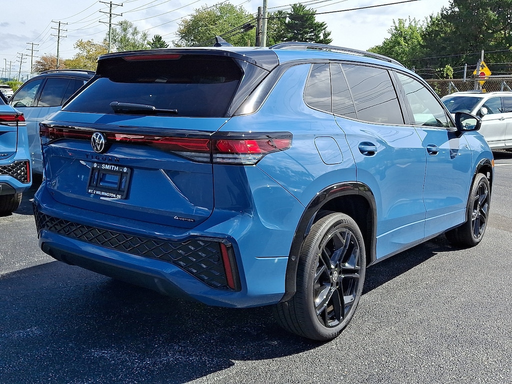 New 2026 Volkswagen Tiguan SE R-Line Black SUV