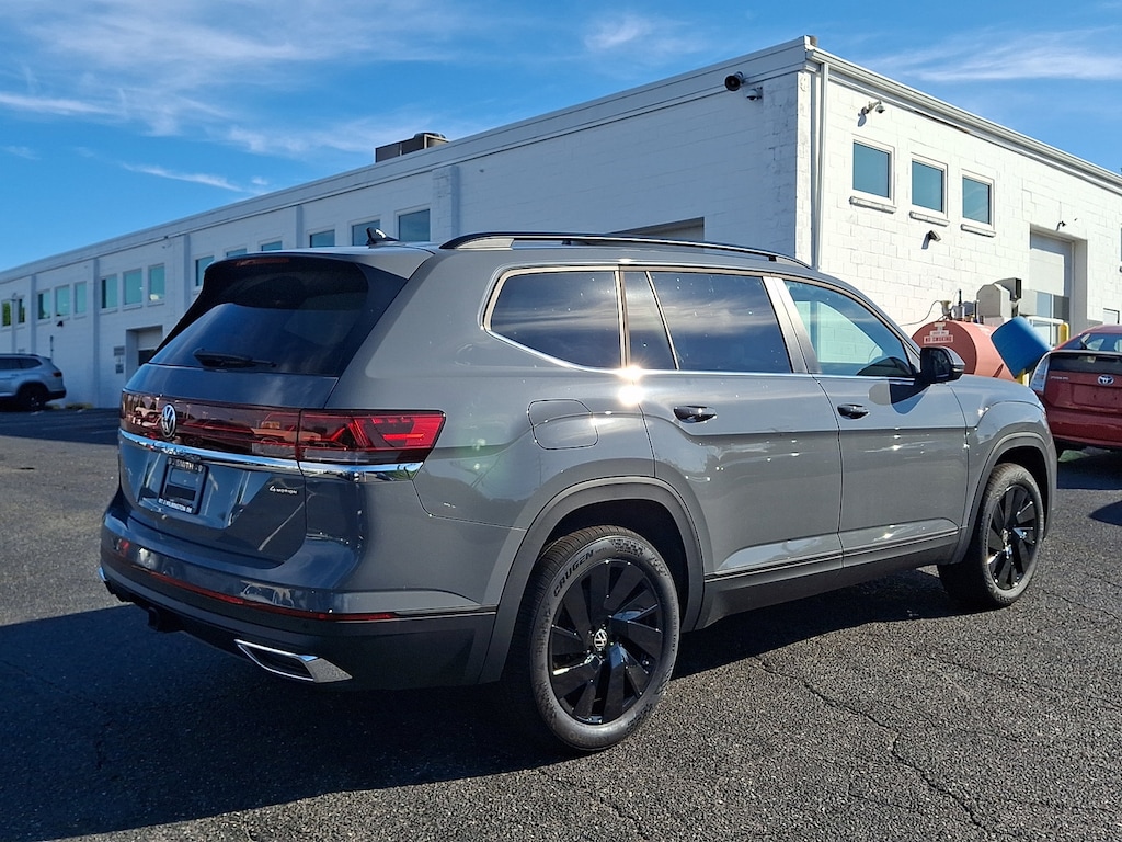 New 2026 Volkswagen Atlas SE w/Technology SUV