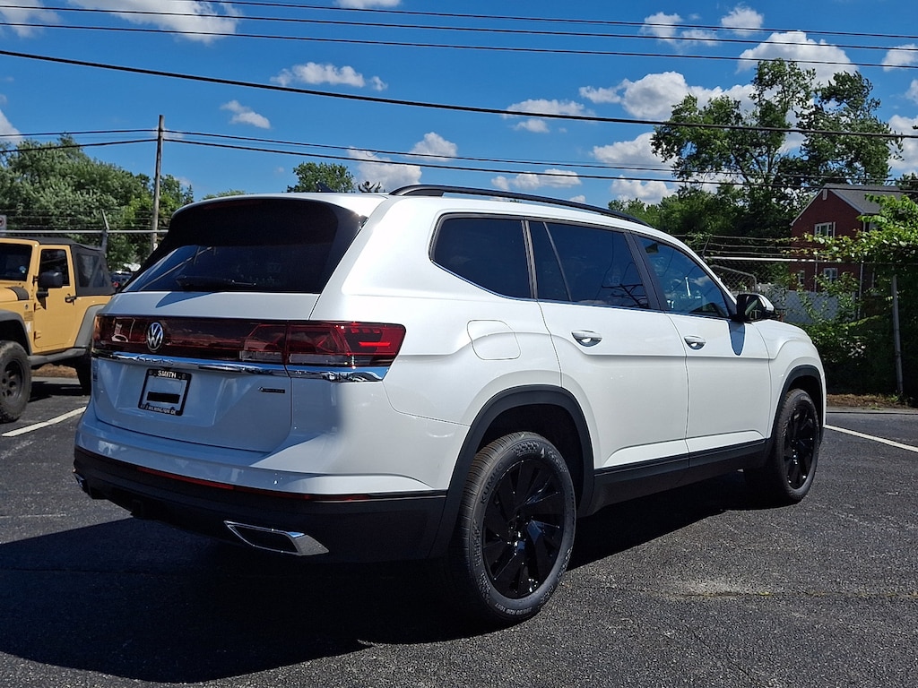New 2026 Volkswagen Atlas SE w/Technology SUV