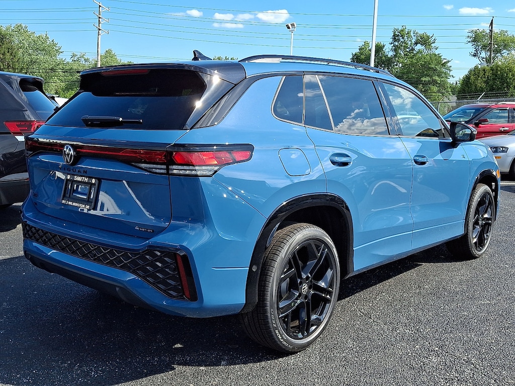 New 2026 Volkswagen Tiguan SE R-Line Black SUV