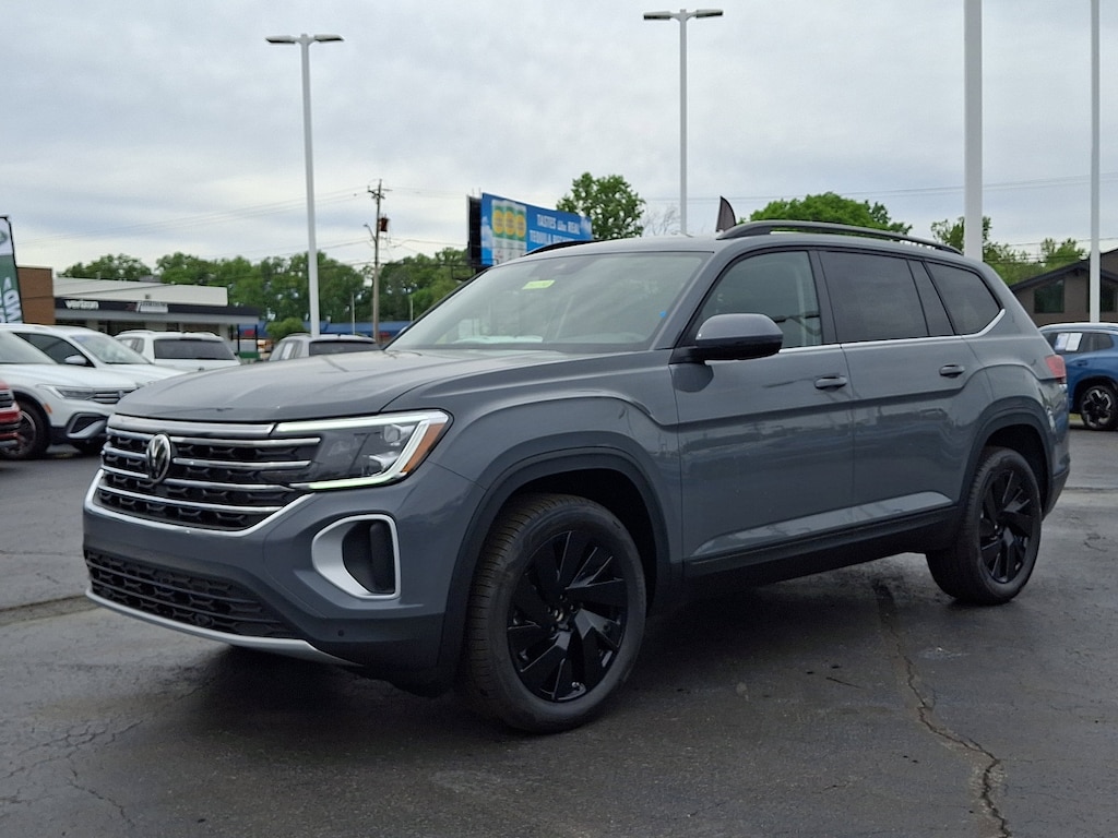 New 2026 Volkswagen Atlas SE w/Technology SUV