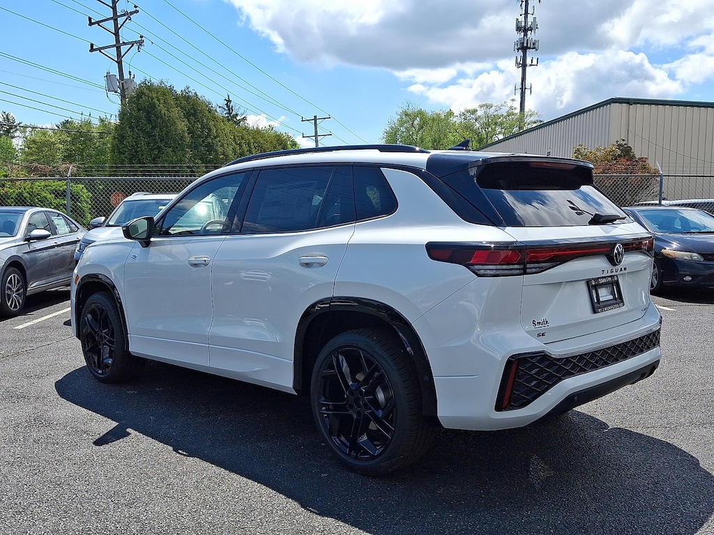 New 2026 Volkswagen Tiguan SE R-Line Black SUV