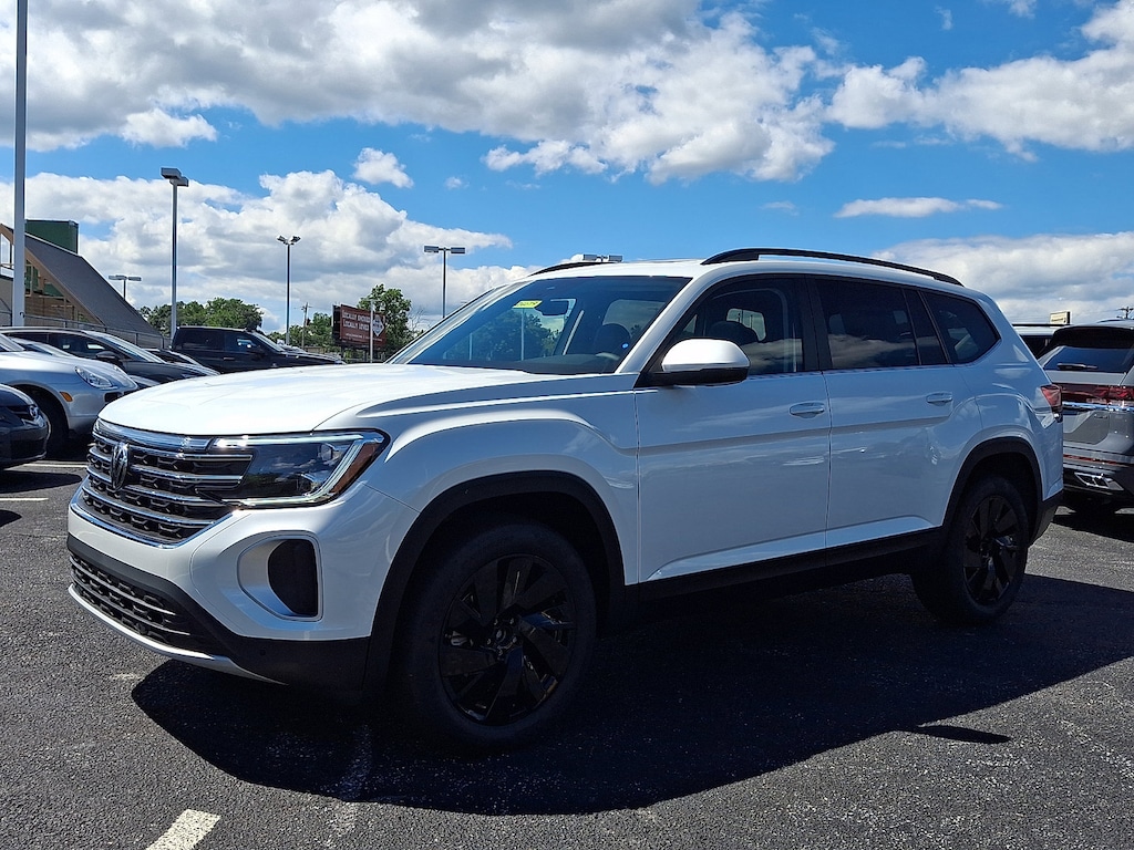 New 2026 Volkswagen Atlas SE w/Technology SUV