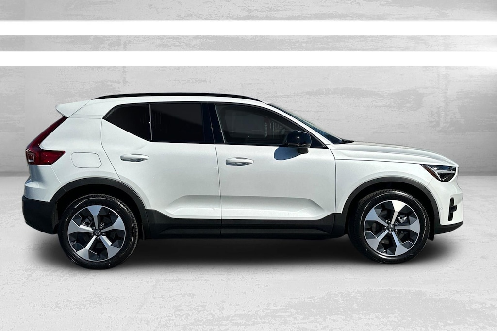 New 2026 Volvo XC40 B5 Plus SUV