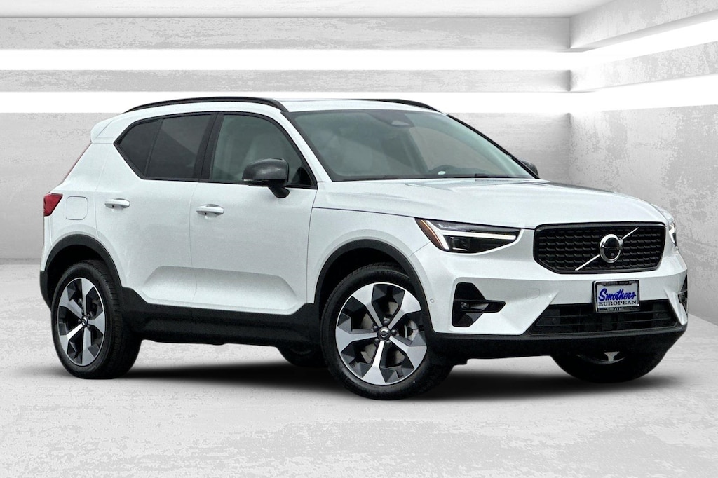 New 2026 Volvo XC40 B5 Plus SUV