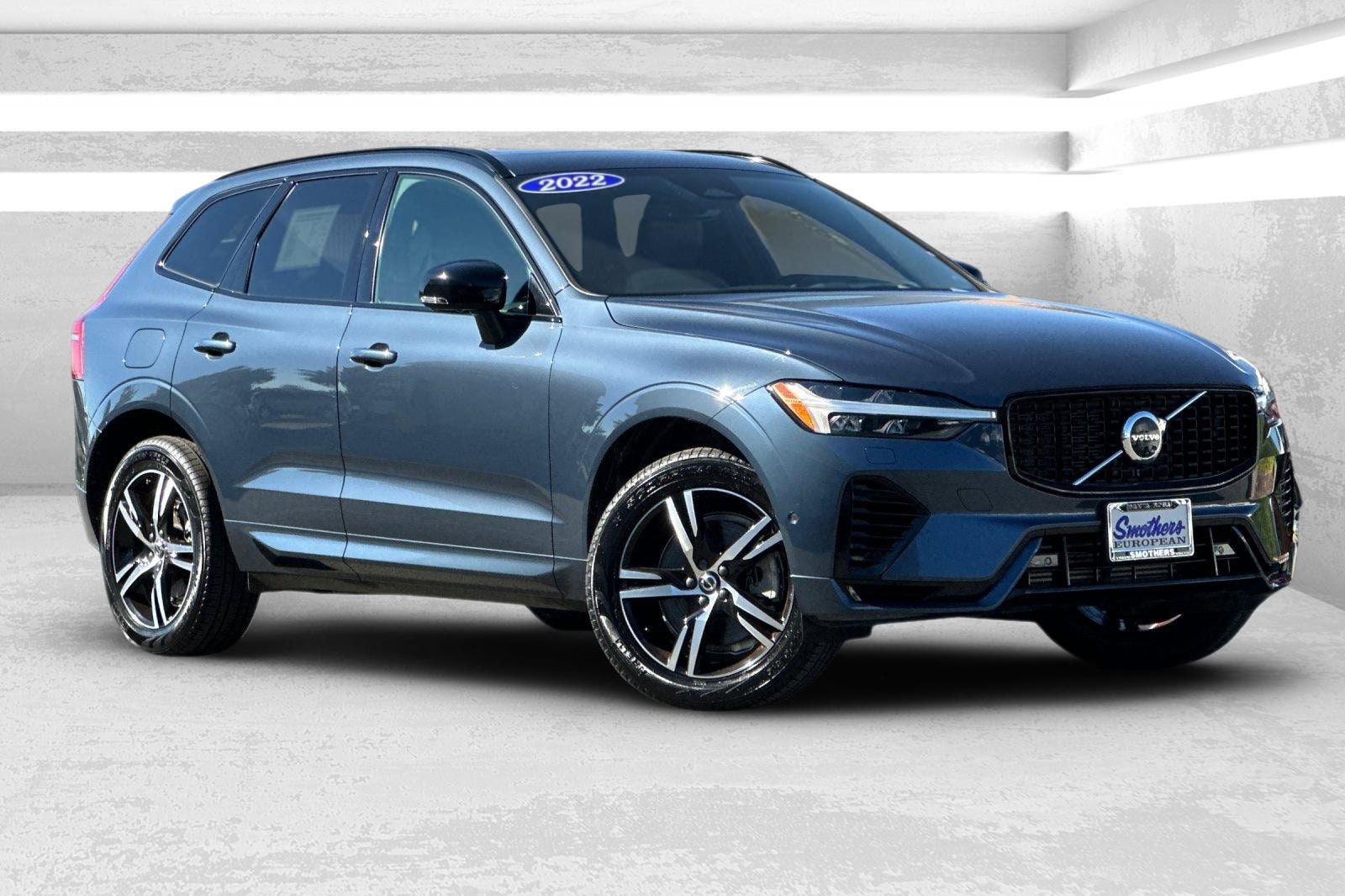 2022 Volvo XC60 R-Design