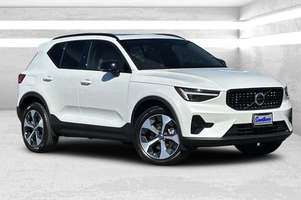 New 2026 Volvo XC40 B5 Plus SUV
