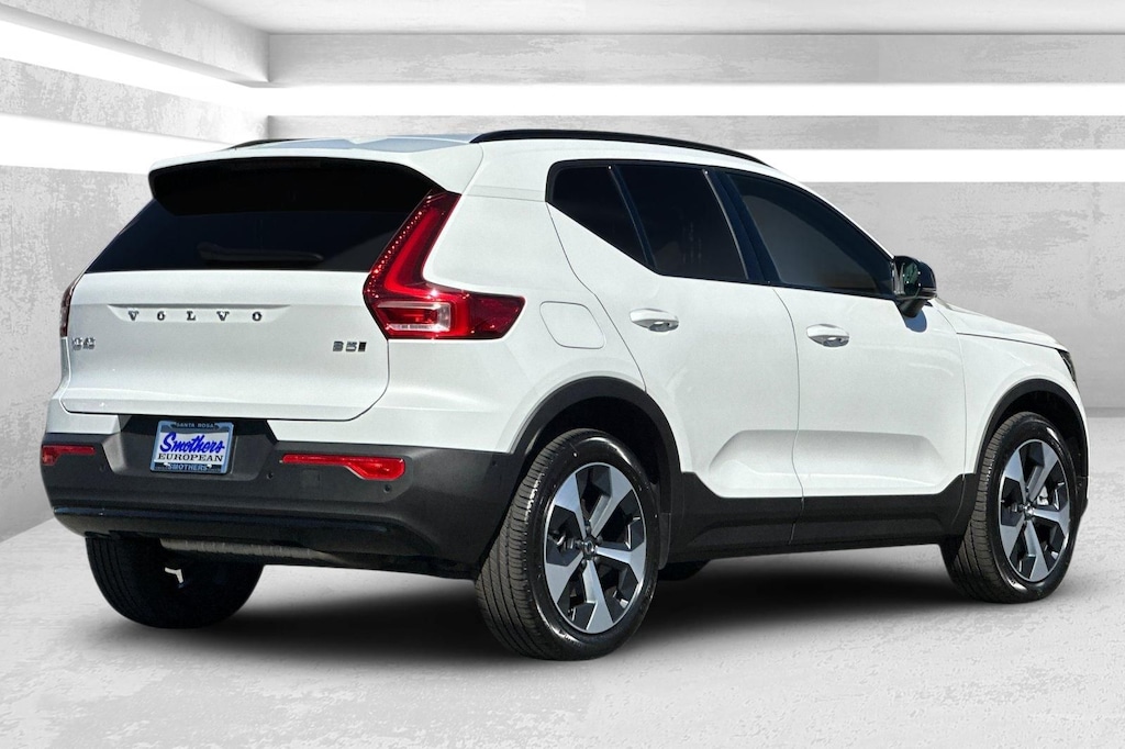 New 2026 Volvo XC40 B5 Plus SUV