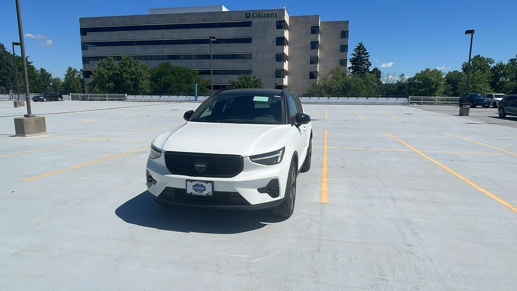 2026 Volvo XC40