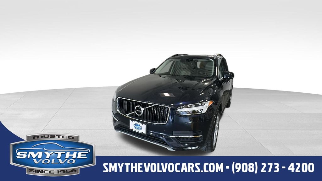 2016 Volvo XC90 Momentum