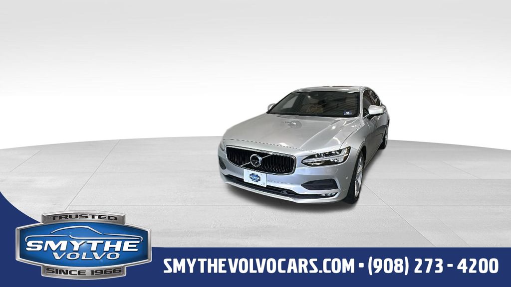 2018 Volvo S90 Momentum