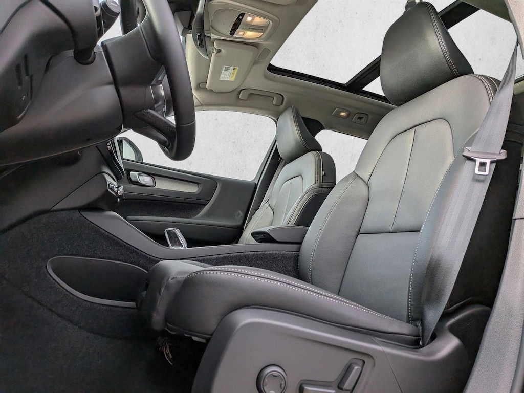 New 2026 Volvo XC40 Plus SUV