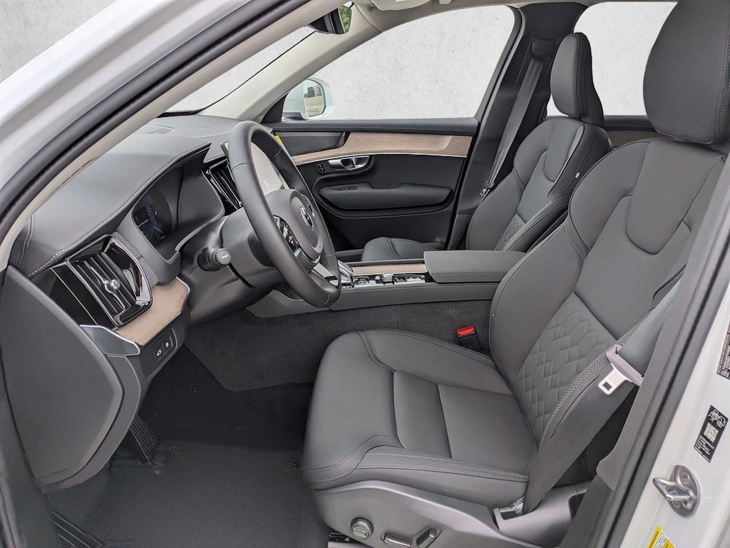 New 2026 Volvo XC90 Plug-In Hybrid Plus Sport Utility