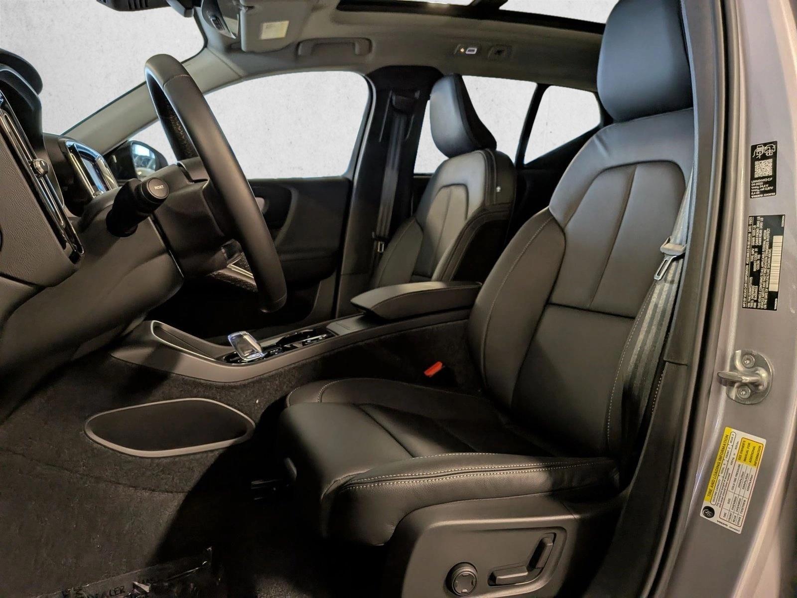 2026 Volvo XC40 Ultra - Photo 17