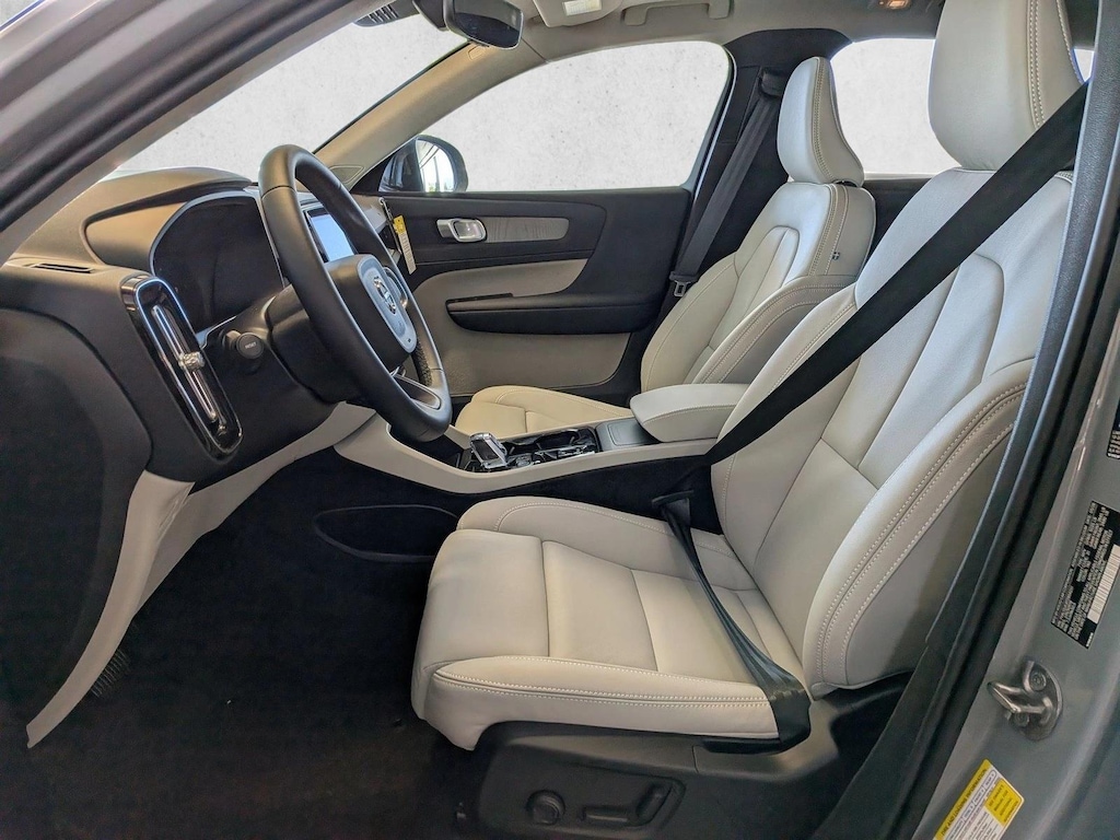 New 2026 Volvo XC40 Plus Sport Utility