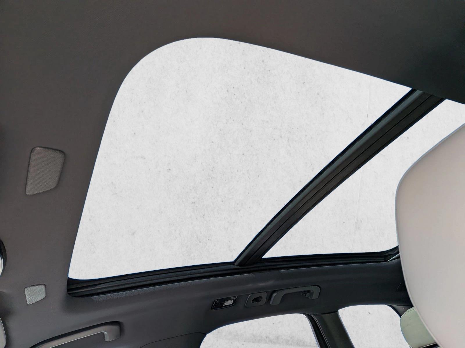 2026 Volvo XC60 Plus - Photo 16
