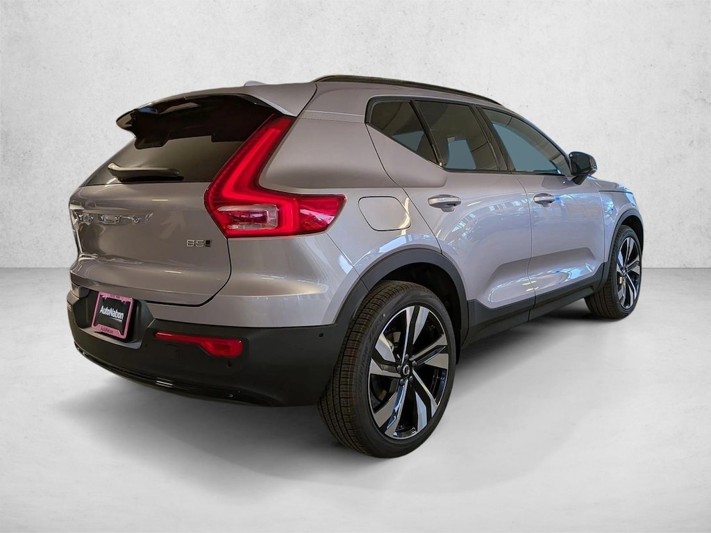 Certified 2026 Volvo XC40 B5 Ultra SUV