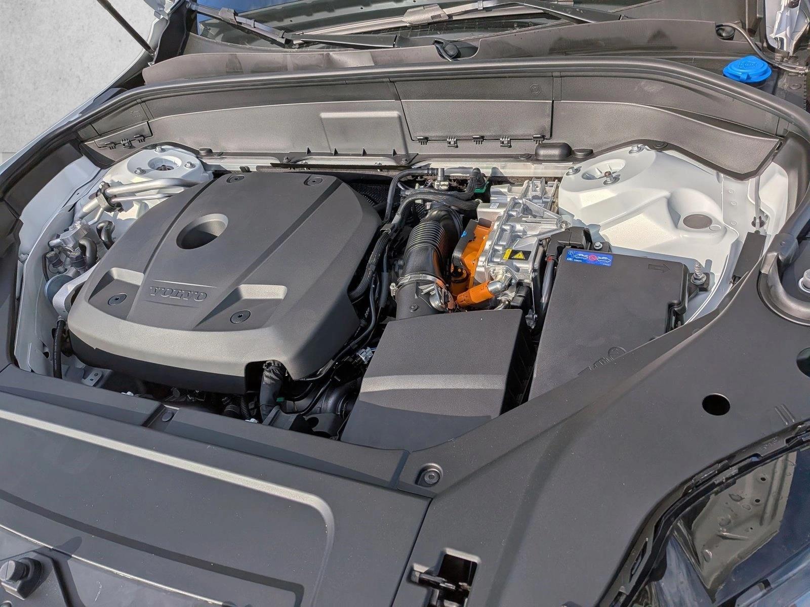 2026 Volvo XC90 Plus - Photo 19