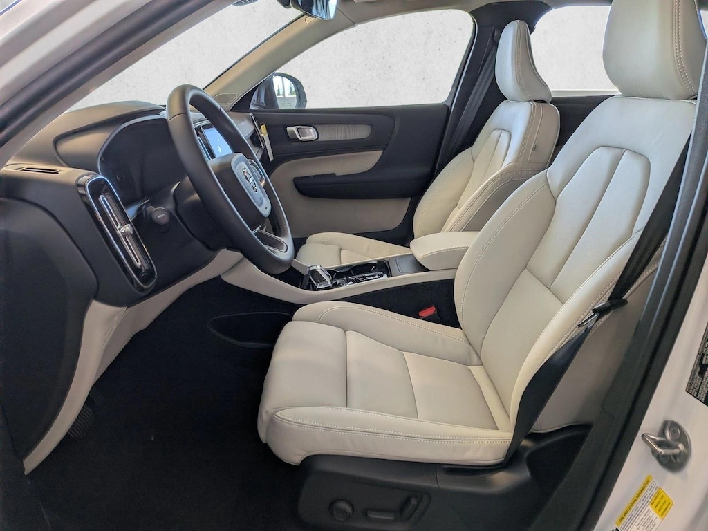 Used 2026 Volvo XC40 Plus SUV