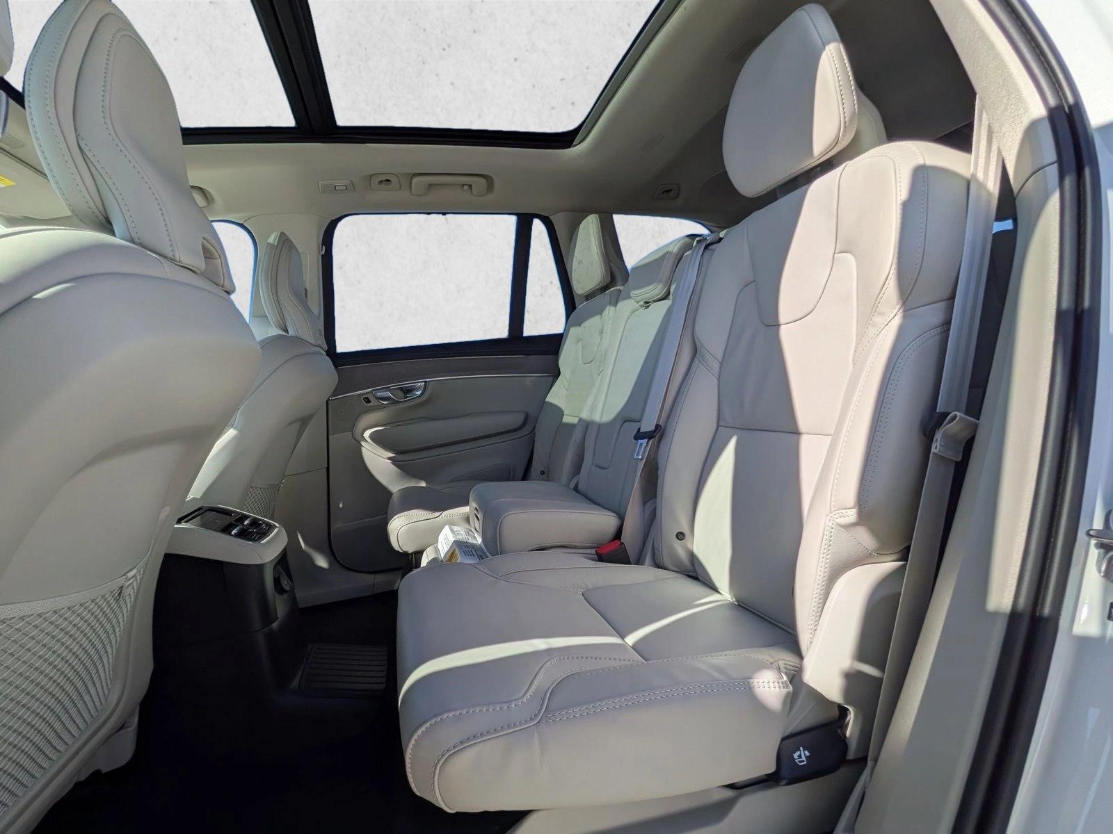 2026 Volvo XC90 Ultra - Photo 16